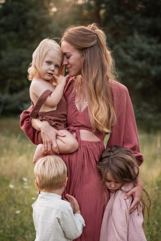 Motherhood Caro3 scaled e1766945474764